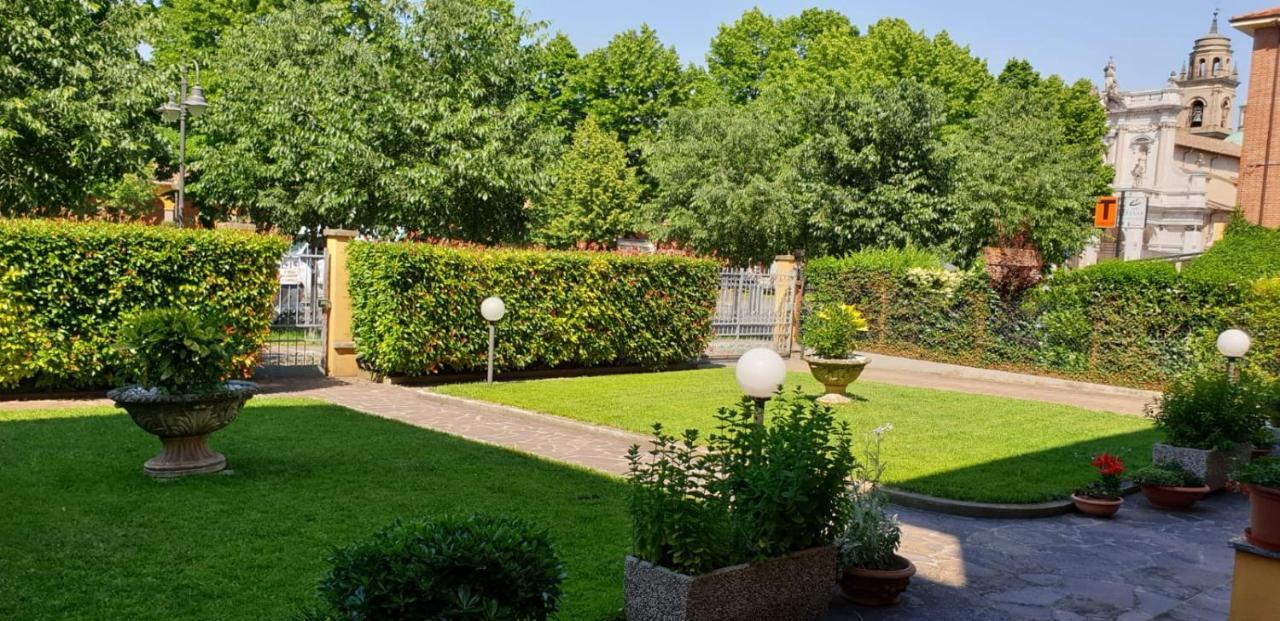 La Casa di Tino Hotel Fontanellato Bagian luar foto